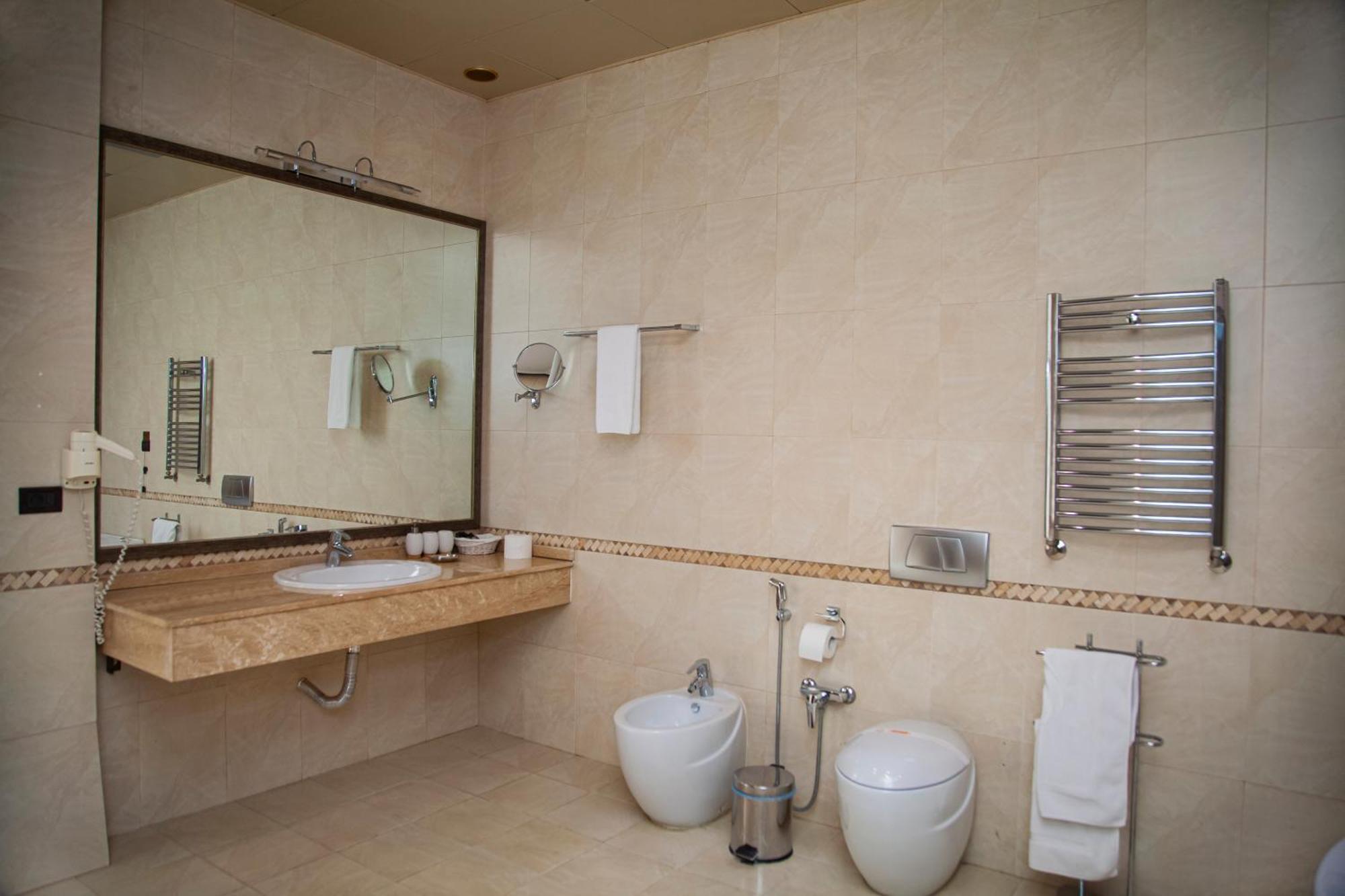 AYF Palace Bakú Habitación foto